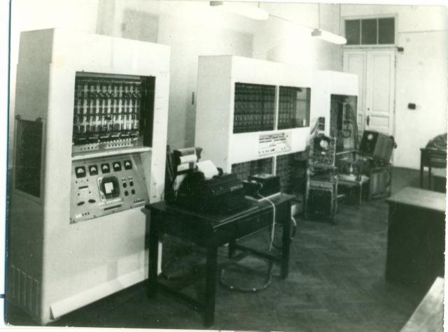 Az M-3 elektroncsöves számítógép